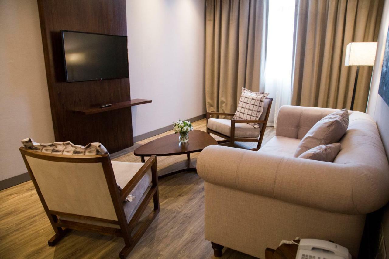 Hotel Land Plaza 라플라타 외부 사진